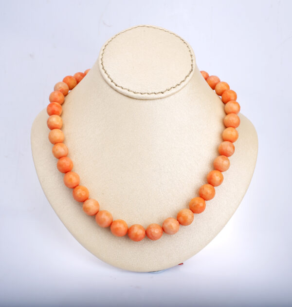 golden necklace pearl